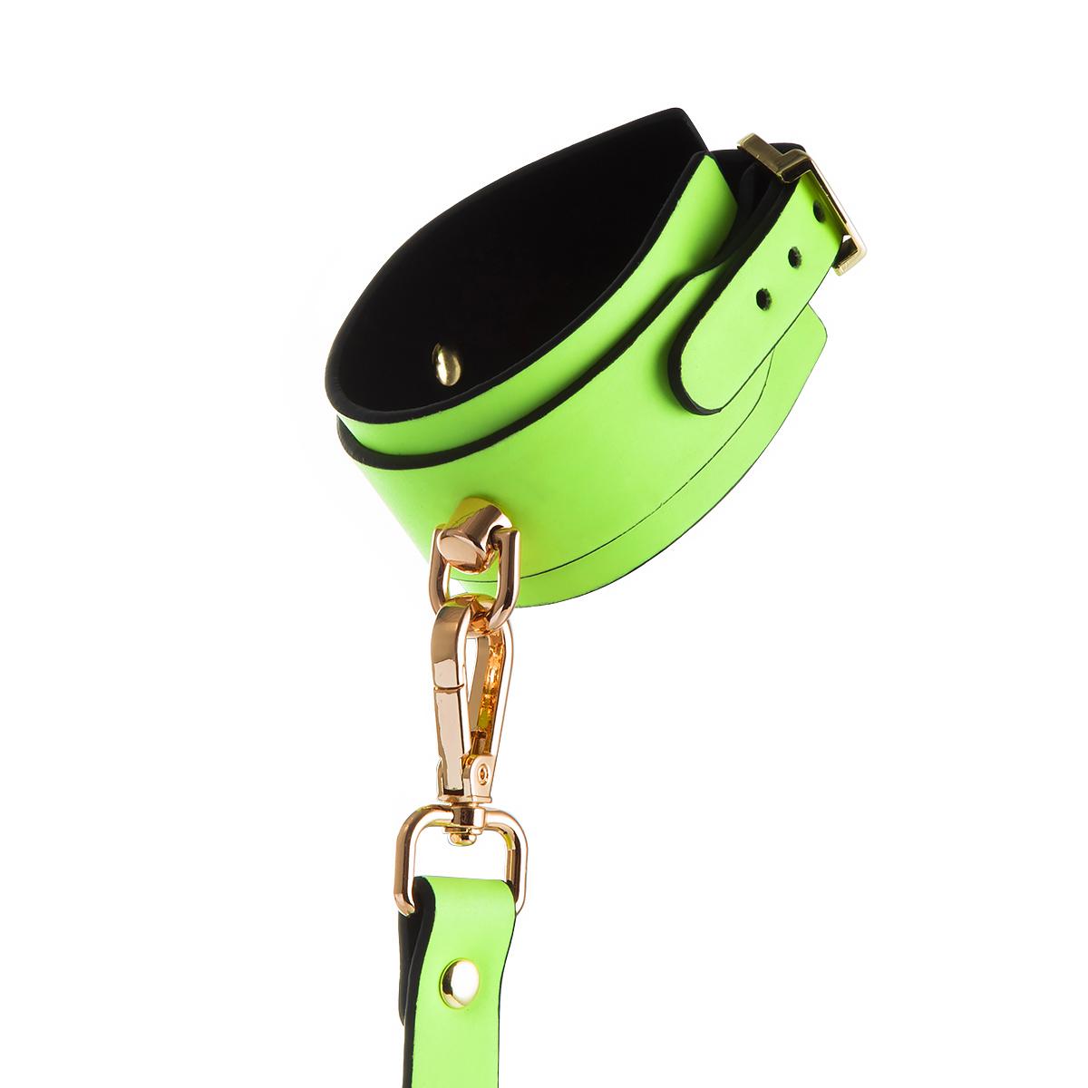 Glow Hand Cuffs Green