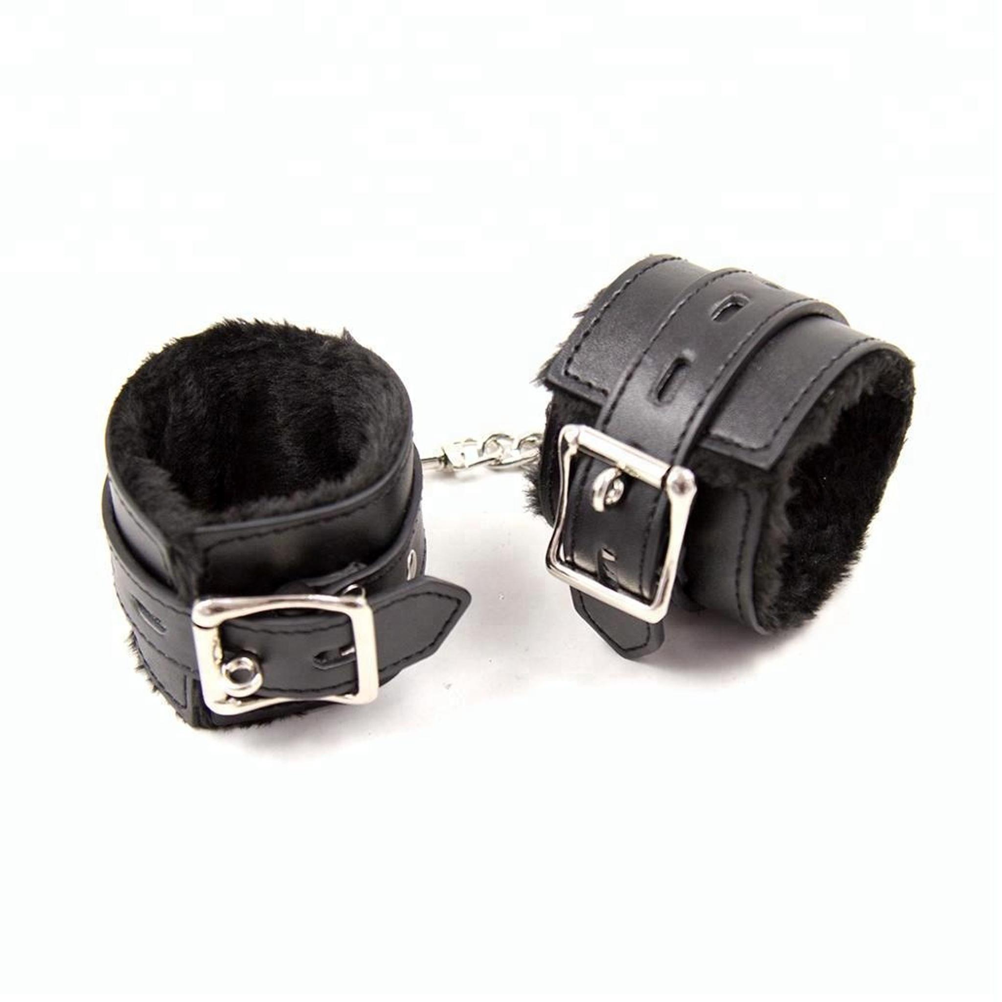 Fur lined wrist restraints black